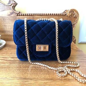 Blue quilted velvet crossbody bag w/ gold chain